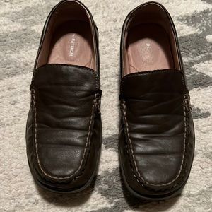 Boys size 4 loafer.